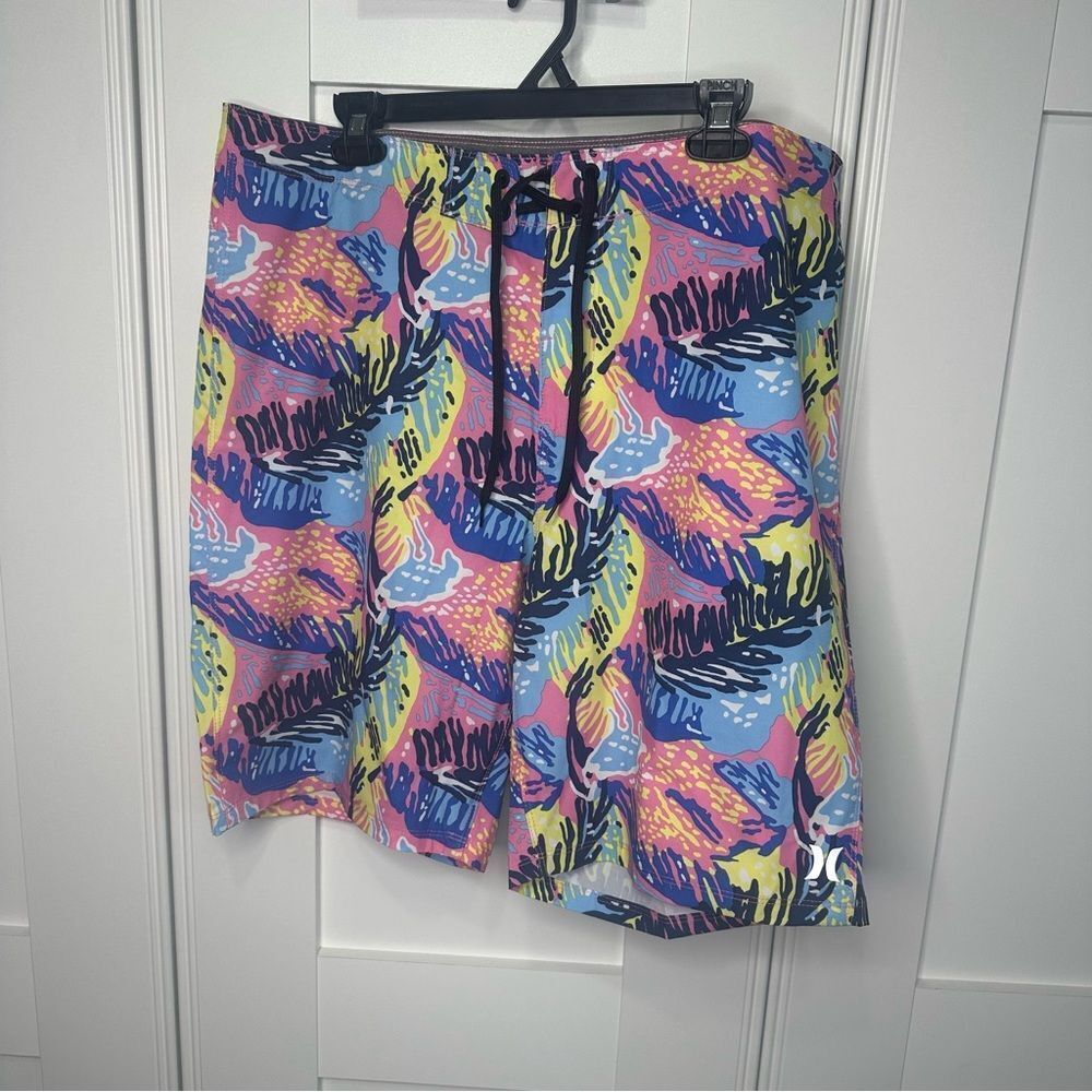 NEW Hurley Multicolor Patterned Men Board Shorts (B1)